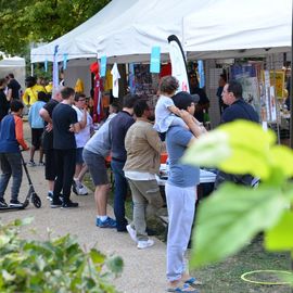 Plus de 5000 villejuifois au rendez-vous de la rentrée pour découvrir et s'inscrire aux nombreuses activités sportives, culturelles ou associatives.