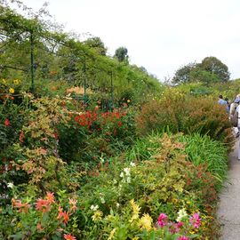 Les Seniors villejuifois à la découverte de Giverny : la fondation Claude Monet, son manoir normand et ses jardins, avant un déjeuner-dansant au Moulin de Fourges.