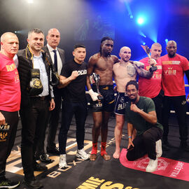 Déjà la 6e édition du Villejuif Boxing Show. Une soirée de qualité cette année encore avec des combats de haut niveau national et international en boxe anglaise et boxe pieds-poings. [photos Sylvie Grima / Lucile Cubin]