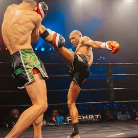 Revivez en images cette 3e édition du prestigieux gala de boxe, du ring aux coulisses.