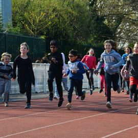 Toute la journée du 19 avril, le stade Louis Dolly a résonné des foulées et des cris d'encouragement des élèves d'élémentaire de Villejuif venus participer à la traditionnelle Course d'Endurance scolaire.