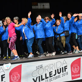 Un plateau élite relevé sur le 10km couru en moins de 29mn, de nombreux coureurs et marcheurs amateurs sur le 10, le 5 et le Run'N'Bike, et la relève déjà assurée avec les courses des jeunes l'après-midi!