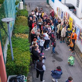 Les habitants du quartier Nord-Est sont venus très nombreux à la Maison Pour Tous Jules Vallès ce week-end pour célébrer entre amis ou voisins ou en famille... l'anniversaire de cet équipement public et de proximité historique inauguré en 1972.Au programme: visite théâtralisée, jeux, fresque collaborative, concert...[Photos Sylvie Grima]