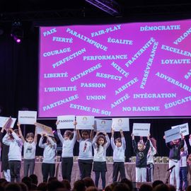 Plus de 350 acteurs du mouvement sportif étaient présents lors de l’évènement en leur honneur le samedi 7 janvier.Félicitations aux médaillés pour leurs performances, aux indispensables bénévoles pour leur dévouement quotidien et aux agents du service public communal qui permettent la pratique sportive.