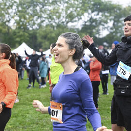Malgré la pluie et un parc des Hautes-Bruyères détrempé, vous étiez encore plus nombreux que les 2 années précédentes sur les diverses courses à pied de la La Corrida de Villejuif: 5km, 10km, marche, courses scolaires et des familles... Bravo pour les performances, la bonne humeur et l'ambiance aux participants, aux bénévoles, à la photographe, aux clubs organisateurs et aux sponsors! [photo Lucile Cubin]