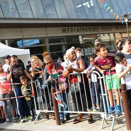 De la Pouss'jeunes à la marche/course "Pitchounes", en passant par les courses scolaires, les enfants ont mis le feu au bitume !