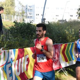 Une grande fête du sport avec près de 1500 coureur·se·s sur les 5/10km, courses jeunes et familles.Les vainqueurs des 10km ont battu le record de l'épreuve, avec la 8e meilleure performance mondiale chez les femmes!1700 euros ont été reversés à l’association Une maison au cœur de la vie, qui vient en aide aux familles dont les enfants sont hospitalisés à l’Institut Gustave-Roussy. Un grand merci aux 150 bénévoles, aux associations villejuifoises, et à tous les services de la ville.[Photos ©Anja Simonet / ©Raphaël Garnier]