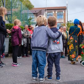 Les habitants du quartier Nord-Est sont venus très nombreux à la Maison Pour Tous Jules Vallès ce week-end pour célébrer entre amis ou voisins ou en famille... l'anniversaire de cet équipement public et de proximité historique inauguré en 1972.Au programme: visite théâtralisée, jeux, fresque collaborative, concert...[Photos Sylvie Grima]