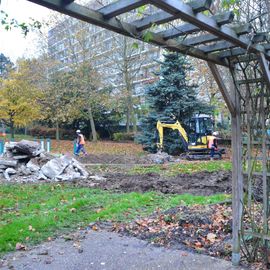 De l'automne 2021 au printemps 2022 le Parc Pablo Neruda va être complètement transformé: moins de béton, plus de verdure, des jeux modernisés...