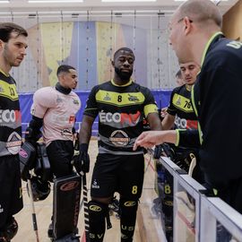 Sacrés champions de France de Nationale 2 lors du dernier match de la saison, les joueurs de l'USV Roller - Rink-Hockeymontent en Nationale 1 – Elite ![Photos Alex Bonnemaison]