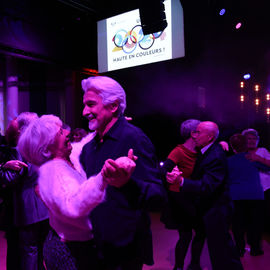 Cette année, le banquet des Seniors était de retour aux Esselières.Un rendez-vous convivial très attendu pour débuter l'année, et qui n'avait pas eu lieu depuis la crise sanitaire, remplacé par un banquet en plein air en juin.[Photos Lucie Cubin / Alex Bonnemaison]