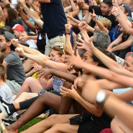 Des centaines de fans se sont réunis pour soutenir l'équipe de France en finale de la Coupe du Monde de foot et vibrer avec eux jusqu'au titre mondial !