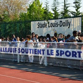 Toute la journée du 19 avril, le stade Louis Dolly a résonné des foulées et des cris d'encouragement des élèves d'élémentaire de Villejuif venus participer à la traditionnelle Course d'Endurance scolaire.