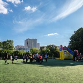 Proposées par les habitants dans le cadre de Villejuif respire, les fêtes de quartier Hautes-Bruyères et Lebon-Lamartine, samedi 27 août, ont permis aux habitants de prolonger les vacances d'été ou de se retrouver pour celles et ceux qui revenaient de congés.[Photos Sylvie Grima]