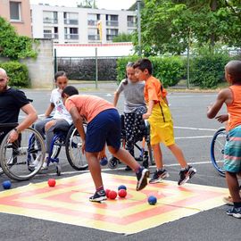 Des jeux, des ateliers, des parcours autour des différents handicaps pour s'amuser en apprenant.