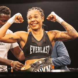 Revivez en images cette 3e édition du prestigieux gala de boxe, du ring aux coulisses.