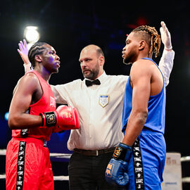 Déjà la 6e édition du Villejuif Boxing Show. Une soirée de qualité cette année encore avec des combats de haut niveau national et international en boxe anglaise et boxe pieds-poings. [photos Sylvie Grima / Lucile Cubin]