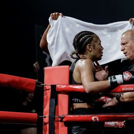 Une 4e édition du VBS qui met à l'honneur les femmes avec 3 combats féminin en boxe anglaise et pieds-poings.[Photos Lucile Cubin - Alex Bonnemaison - Sylvie Grima - Direction de la Communication]