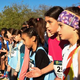 Dimanche 13 novembre, l'ASFI Villejuif Athlétisme organisait son 1er cross à destination des jeunes, au Parc Départemental des Hautes Bruyères. Pour cet évènement sportif, 17 clubs ont fait le déplacement avec plus de 500 athlètes âgé·e·s de 6 à 14 ans (catégorie Eveils à Minimes) ! [Photos Lucile Cubin]