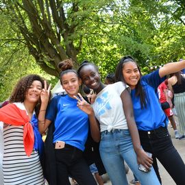 Des centaines de fans se sont réunis pour soutenir l'équipe de France en finale de la Coupe du Monde de foot et vibrer avec eux jusqu'au titre mondial !