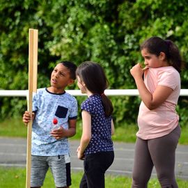 Depuis le début de l'année, 900 élèves de CE2 ont pu bénéficier de 6 à 8 séances d'initiation au rugby à l'école, organisées par la Ville et le Rugby Club du Val-de-Bièvre, en partenariat avec l'Education Nationale.