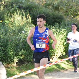 Une grande fête du sport avec près de 1500 coureur·se·s sur les 5/10km, courses jeunes et familles.Les vainqueurs des 10km ont battu le record de l'épreuve, avec la 8e meilleure performance mondiale chez les femmes!1700 euros ont été reversés à l’association Une maison au cœur de la vie, qui vient en aide aux familles dont les enfants sont hospitalisés à l’Institut Gustave-Roussy. Un grand merci aux 150 bénévoles, aux associations villejuifoises, et à tous les services de la ville.[Photos ©Anja Simonet / ©Raphaël Garnier]