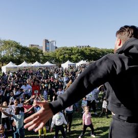 Avec près de 800 coureur·se·s et marcheur·se·s le matin et autant de jeunes et de familles l'après-midi, cette 34e édition a été de nouveau un événement sportif majeur à Villejuif et une journée de fête dans le parc des hautes-Bruyères baigné par le soleil d'automne !