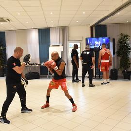 Revivez en images cette 3e édition du prestigieux gala de boxe, du ring aux coulisses.