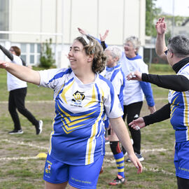 La section Rugby Santé du RCVB accueillait le tournoi annuel organisé par la Ligue Ile de France de Rugby. Au delà du tournoi sportif, c'était toute une journée de découverte et de sensibilisation avec des ateliers, une exposition, des échanges avec des professionnels de la santé et associations (La Niaque L'Asso, Jean Hin, l'association AFA, Soeur d'encre...). [photos Lucile Cubin]