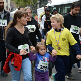 30e édition de la Corrida de Villejuif avec 2 courses adultes et 5 courses enfants.L'intégralité des photos des courses adultes sur https://t.co/T5aKXuC3KB