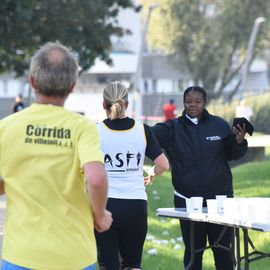 Une grande fête du sport avec près de 1500 coureur·se·s sur les 5/10km, courses jeunes et familles.Les vainqueurs des 10km ont battu le record de l'épreuve, avec la 8e meilleure performance mondiale chez les femmes!1700 euros ont été reversés à l’association Une maison au cœur de la vie, qui vient en aide aux familles dont les enfants sont hospitalisés à l’Institut Gustave-Roussy. Un grand merci aux 150 bénévoles, aux associations villejuifoises, et à tous les services de la ville.[Photos ©Anja Simonet / ©Raphaël Garnier]