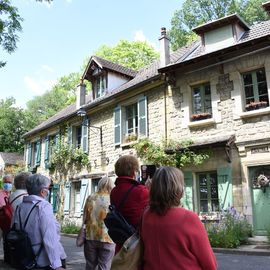 Parcours guidé sur les pas du peintre Van Gogh, au cœur de la période impressionniste, dans le village où le génie a posé son chevalet en 1890. Une balade picturale terminée par un goûter.