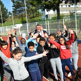 Toute la journée du 19 avril, le stade Louis Dolly a résonné des foulées et des cris d'encouragement des élèves d'élémentaire de Villejuif venus participer à la traditionnelle Course d'Endurance scolaire.