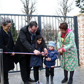 Samedi 23 novembre ont été inaugurés le jardin municipal des Plantes, nouveau parc de 3200m2 avenue de la République, et la Maison de la Nature, rue René Hamon.