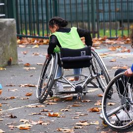 Du 28 novembre au 2 décembre, la Ville s’est engagée à sensibiliser sur le handicap avec des activités en inclusion auprès du public, des plus jeunes aux plus âgé·e·s : atelier de soutien aux aidants, initiation à la sophrologie, Formation des ATSEM à l’autisme, loto des ESAT et personnes retraitées, marche exploratoire, sensibilisation dans les écoles..