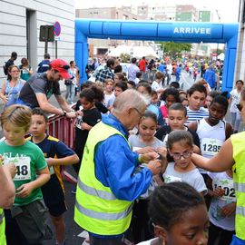 De la Pouss'jeunes à la marche/course "Pitchounes", en passant par les courses scolaires, les enfants ont mis le feu au bitume !