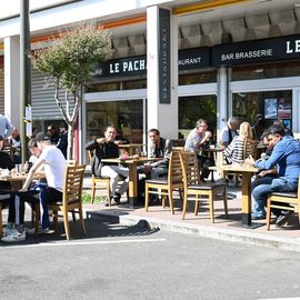 A pied, à vélo, en trottinette, en roller ou en poussette... ce dimanche 18 septembre, la Journée sans voiture a permis aux Villejuifois et Villejuifoises de tous âges de profiter des rues du centre-ville en toute sécurité et sérénité.[Photos Anja Simonet]