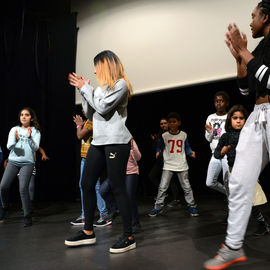 Une journée d'animations sportives et culturelles sur le thème "J'ai le droit de m'exprimer", conclue par un spectacle féérique.