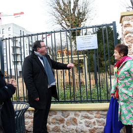 Samedi 23 novembre ont été inaugurés le jardin municipal des Plantes, nouveau parc de 3200m2 avenue de la République, et la Maison de la Nature, rue René Hamon.