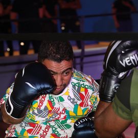 Revivez en images cette 3e édition du prestigieux gala de boxe, du ring aux coulisses.