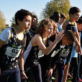 Dimanche 13 novembre, l'ASFI Villejuif Athlétisme organisait son 1er cross à destination des jeunes, au Parc Départemental des Hautes Bruyères. Pour cet évènement sportif, 17 clubs ont fait le déplacement avec plus de 500 athlètes âgé·e·s de 6 à 14 ans (catégorie Eveils à Minimes) ! [Photos Lucile Cubin]