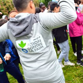 Le 9 mai, les collégiens ont couru dans le parc des Hautes Bruyères au profit de l'association Action Contre la Faim.Les élèves devaient rechercher des parrains (familles, voisins, proches, etc) qui les sponsorisent pour la course, en fonction du nombre de tours effectués!