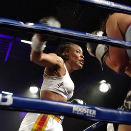 Une 4e édition du VBS qui met à l'honneur les femmes avec 3 combats féminin en boxe anglaise et pieds-poings.[Photos Lucile Cubin - Alex Bonnemaison - Sylvie Grima - Direction de la Communication]