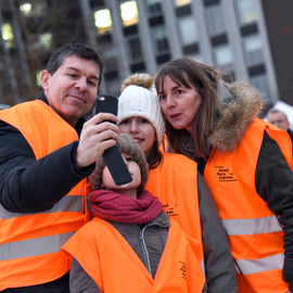 Des milliers de curieux se sont retrouvés autour du puits de la future gare pour découvrir les tunneliers et profiter des animations: ateliers, mise en lumière, spectacle pyrotechnique, live électro et gigot-bitume.