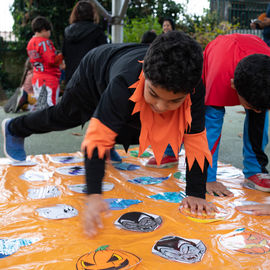 Petits monstres, savants fous, sorcières ou artistes en herbe s'en sont donnés à coeur joie pendant ces vacances d'automne. Entre ateliers, spectacles, bal, pas le temps s'ennuyer...