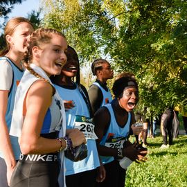 Dimanche 13 novembre, l'ASFI Villejuif Athlétisme organisait son 1er cross à destination des jeunes, au Parc Départemental des Hautes Bruyères. Pour cet évènement sportif, 17 clubs ont fait le déplacement avec plus de 500 athlètes âgé·e·s de 6 à 14 ans (catégorie Eveils à Minimes) ! [Photos Lucile Cubin]