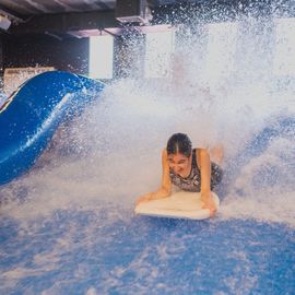 Zoom sur 3 activités enfance et jeunesse:
▪️ Surf à Paris
▪️ Initiation au pilotage de drones
▪️ Sortie à la Ferme Pédagogique

[Photos Alex Bonnemaison / Anja Simonet / Xiwen Wang]