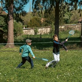 Pendant les vacances de printemps, les petits Villejuifois ont pu profiter de séjour au grand air: Nature et vie médiévale en Bourgogne pour les 6-11 ans et Nature et ferme en Seine-et-Marne pour les 4-6 ans.

[photos Anja Simonet / Xiwen Wang]