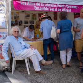 Malgré la chaleur, vous étiez très nombreux·ses ce samedi à arpenter les allées du Forum de rentrée pour rencontrer associations, clubs sportifs ou services municipaux pour vous renseigner sur les activités proposées à Villejuif.
Une journée riche en rencontres, qui, on l'espère, a permis de vous informer au mieux pour cette rentrée 2023-2024.
[photos Sylvie Grima]