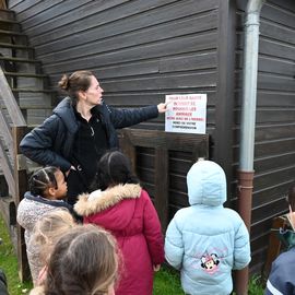 Zoom sur 3 activités enfance et jeunesse:
▪️ Surf à Paris
▪️ Initiation au pilotage de drones
▪️ Sortie à la Ferme Pédagogique

[Photos Alex Bonnemaison / Anja Simonet / Xiwen Wang]